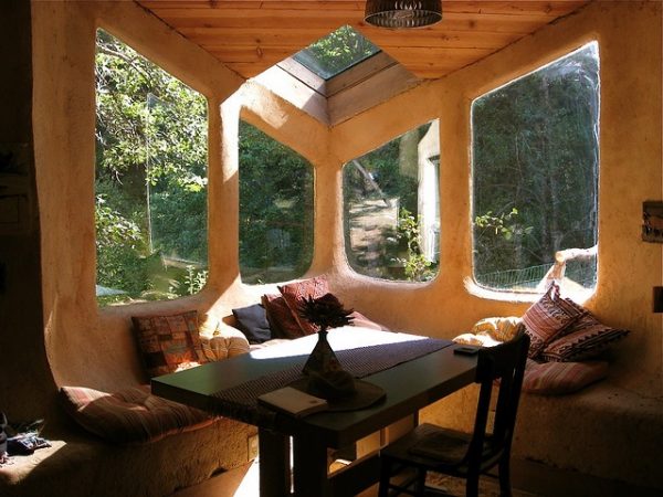 Introdução a bioconstrução em um pequeno vídeo-curso