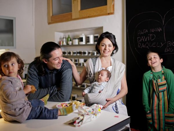 Uma familia nômade em busca do paraíso na terra