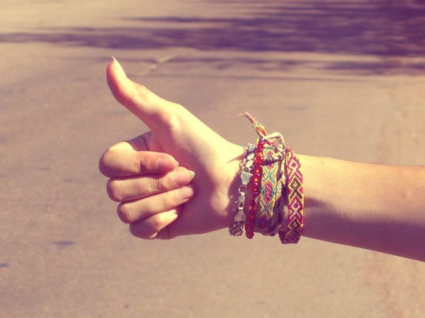 É possivel viajar sem dinheiro? Conheça a brasileira que viajou por 14 países sem dinheiro algum