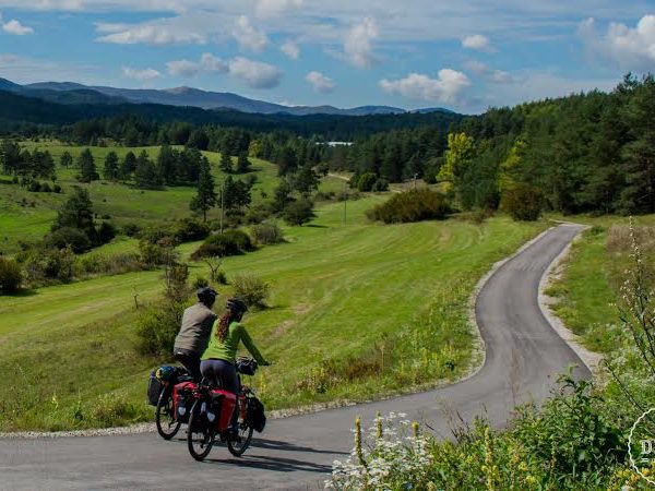 Cicloentrevistas: Casal larga o emprego e viaja pelo mundo de bicicleta