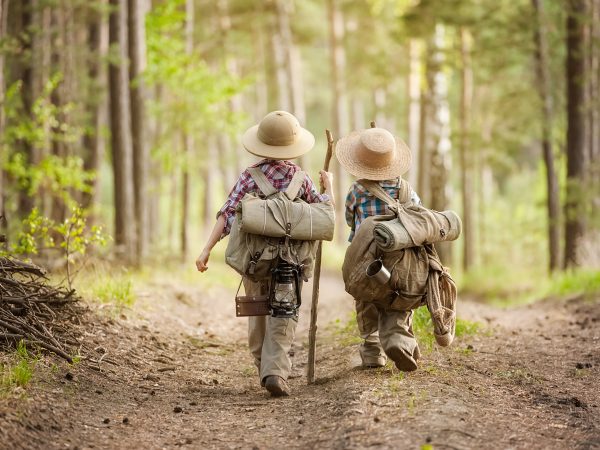 Crianças que acampam são mais felizes e saudáveis, sugere estudo