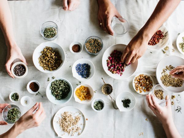 Aprenda como criar seu próprio blend de chá