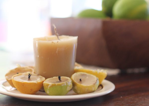 Aprenda a fazer vela de cera de abelha na casca do limão