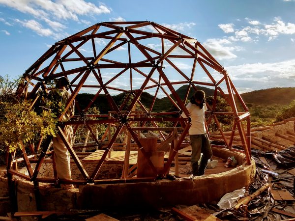 Aprenda a construir cúpulas geodésicas em e-book gratuito