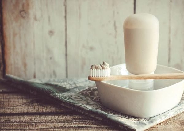 Como fazer pasta de dente caseira