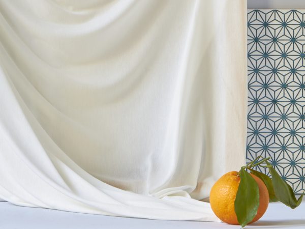 Conheça o tecido ecológico feito com casca de laranja