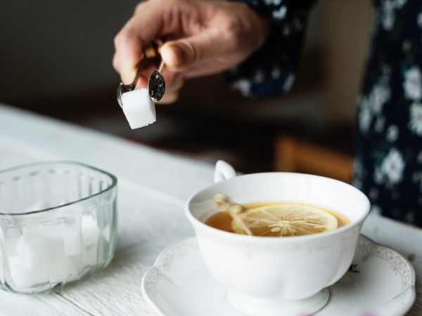 Aprenda a substituir o adoçante e o açúcar por opções naturais