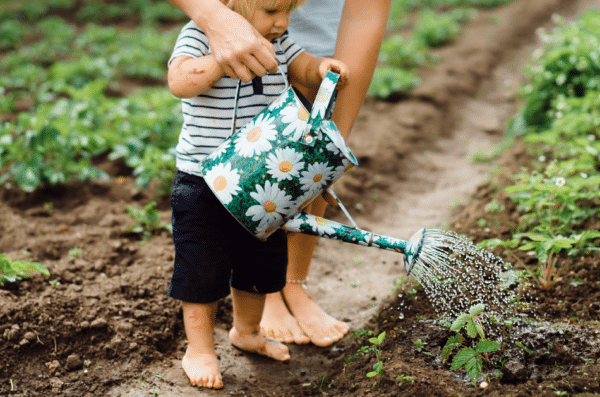 Por que devemos jardinar com as crianças