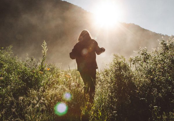 Caminhada meditativa: cultivar a cura seguindo em frente